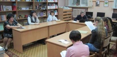 – Сударь, ваши стихи прекрасны. Я вызываю вас на дуэль! – Сударь, ваши стихи прекрасны. Я вызываю вас на дуэль!