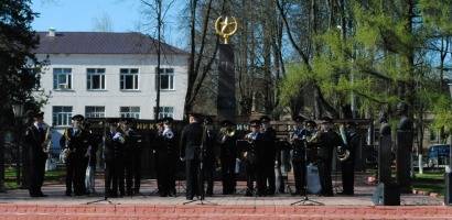 Концерт на площади Партизан в преддверии Дня Победы Концерт на площади Партизан в преддверии Дня Победы